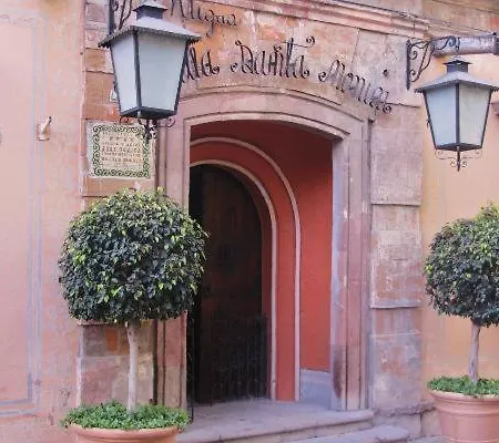 Antigua Villa Santa Monica-3